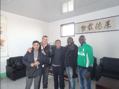 馬里客戶來(lái)廠選購(gòu)選金船